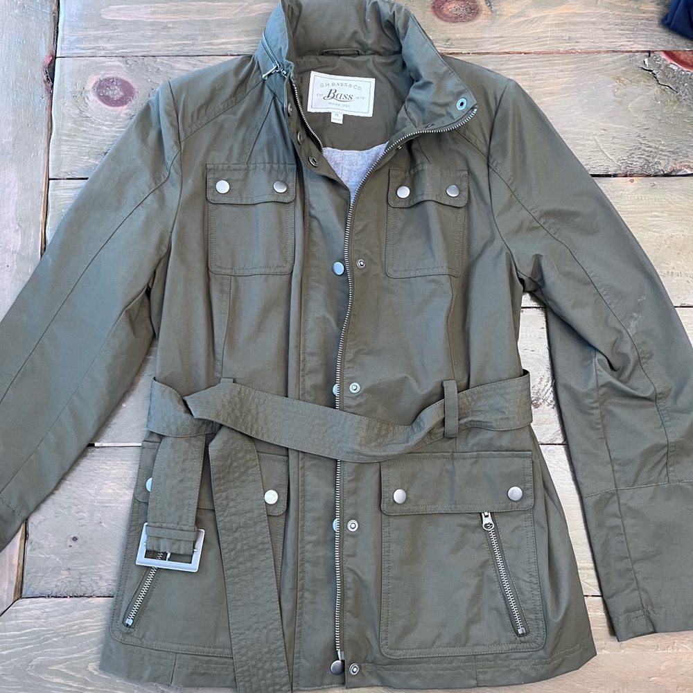 Green bass lightweight jacket with optional hood